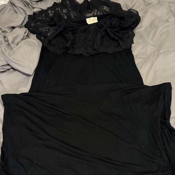 Elegant Black Maxi Dress - Picture 1 of 1